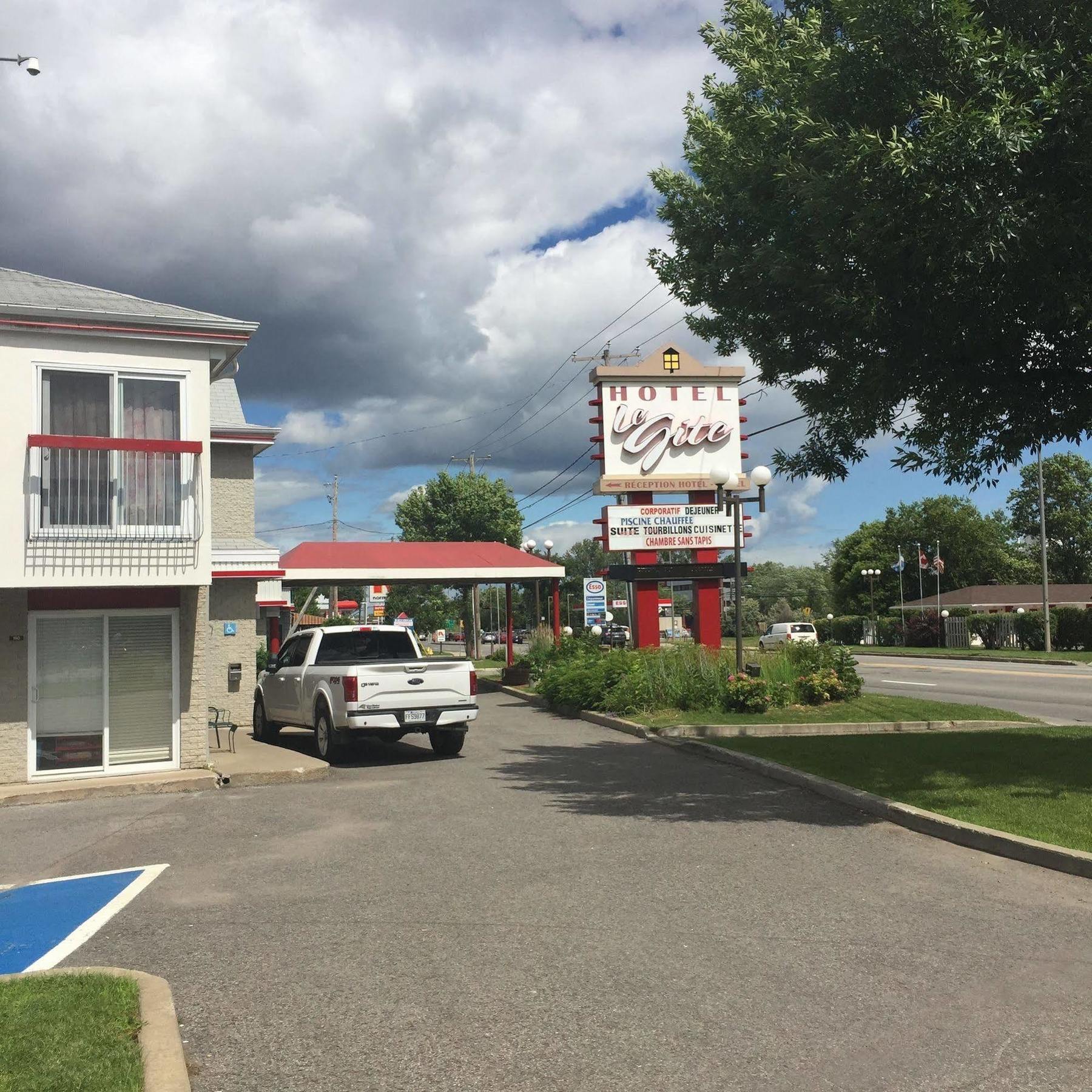 Hotel Motel Le Gite L'Ancienne-Lorette Exterior photo